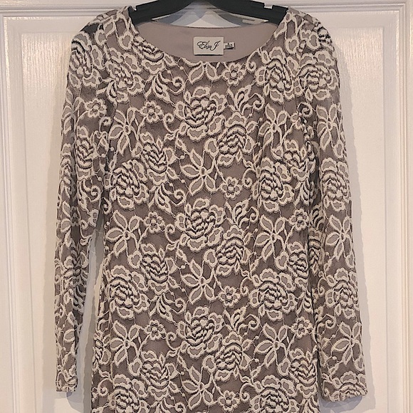 Dress - Picture 5 of 8